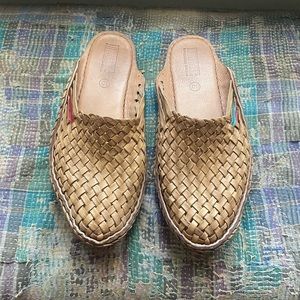 Mohinders slide. Size 10